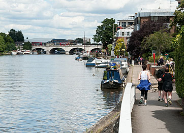 View of Kingston Bridge from Queen's Promenade